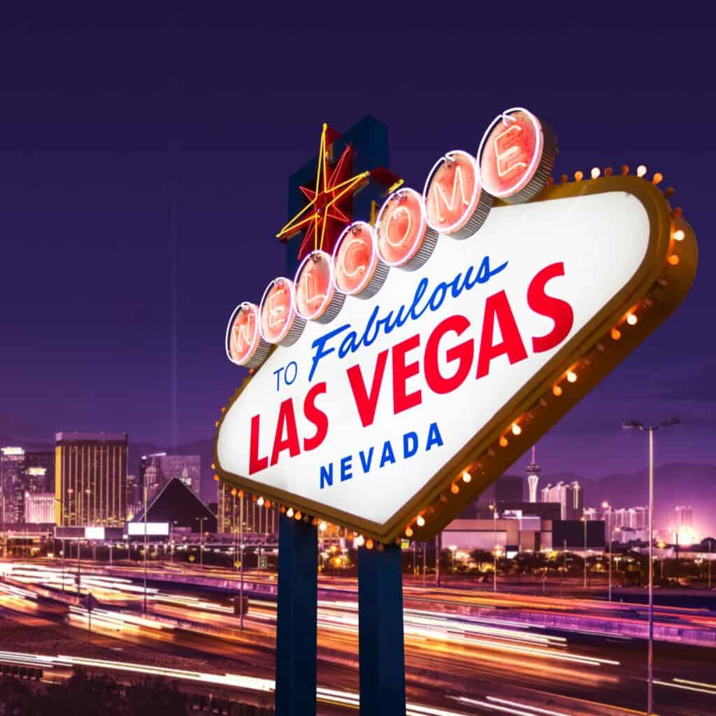 The "Welcome to Fabulous Las Vegas" sign, feature image for tips for planning the perfect plus size outfit for Las Vegas post